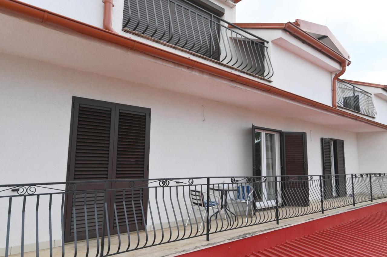 Antonio Apartments Fiume Esterno foto
